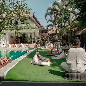 Puri Garden Hotel&hostel Ubud